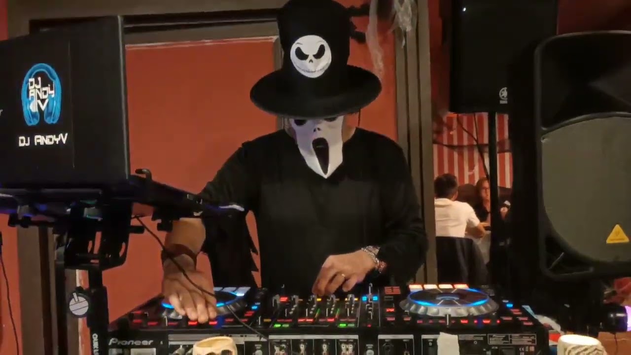 DJ Andyv @ the Owl pub Giove