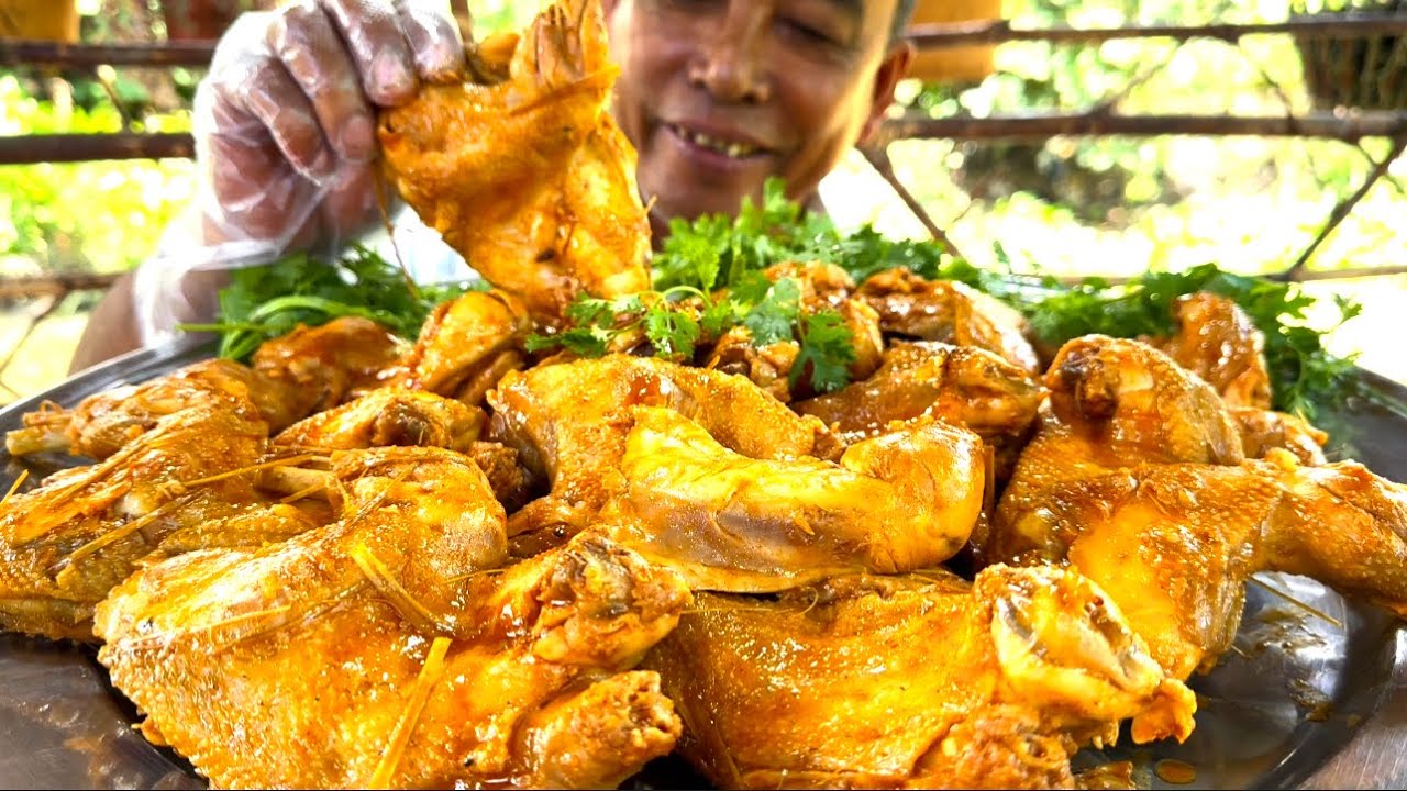 Một Kỷ Lục Mới Vừa Được Lập, 31 Phút Ăn 6 Con Gà Chưng Nước Mắm Quá Tuyệt Hảo | ATĐQ