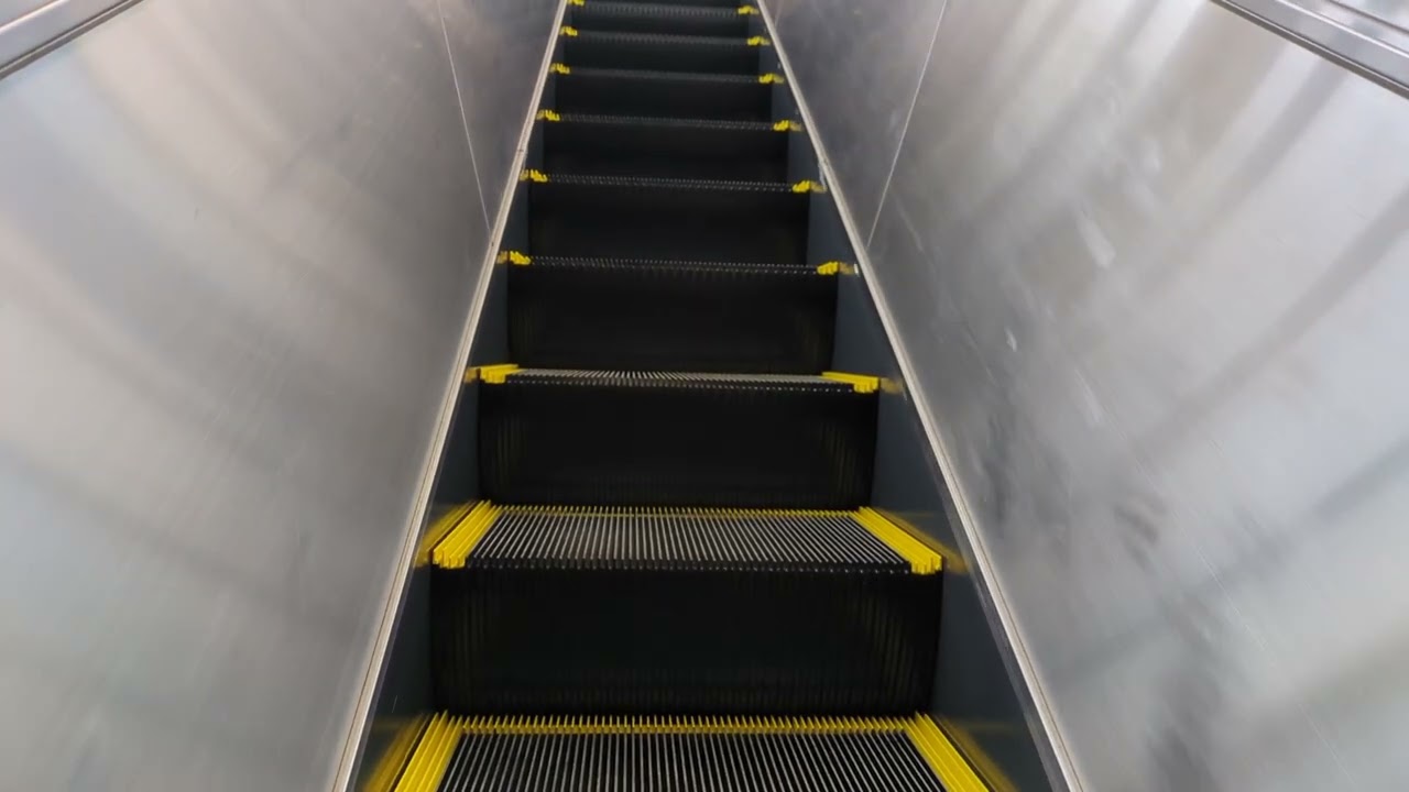 【東北新幹線】JR新花巻駅 1番線 エスカレーター 