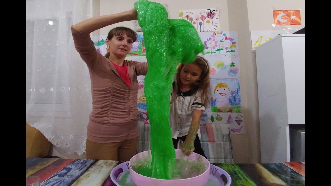 Dev slime yaptık. videonun sonundaki soruyu cevaplayın l&uuml;tfen, EĞLENCELİ RAHATLATICI SLİME videosu