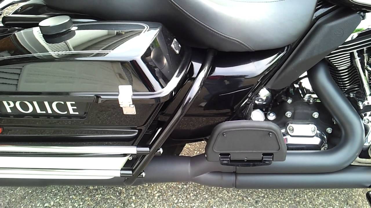 2008 Harley FLHTP overview and start-up