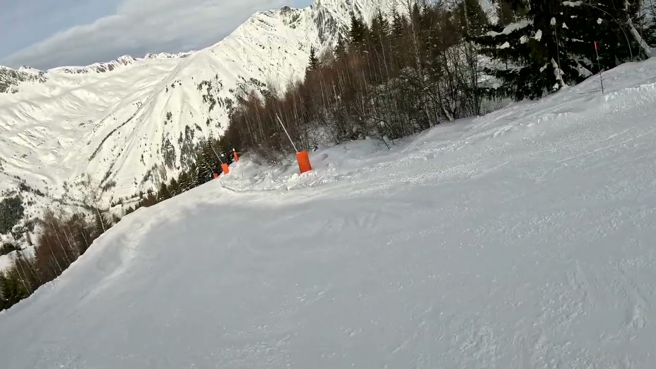 Alpe D'Huez: Looking for a steeper blue? Myrtilles offers you two steep sections to navigate.