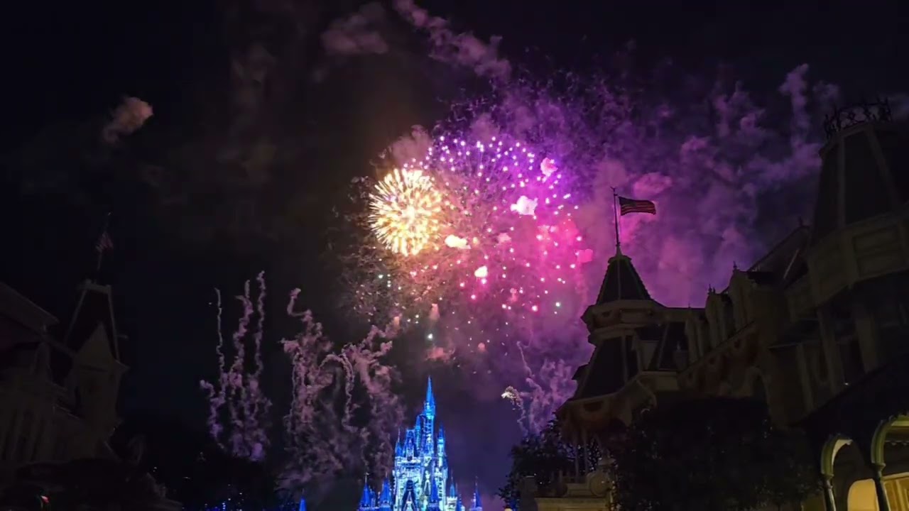 Disney’s Not-So-Spooky Spectacular Fireworks | Mickey’s Not-So-Scary Halloween Party 2025 🎃✨