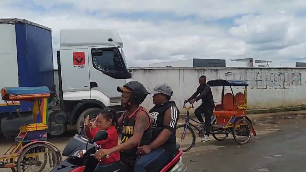 Vatofotsy by Ampihaviana to Andranomafana Antsenakely - Streets view of Antsirabe Madagascar