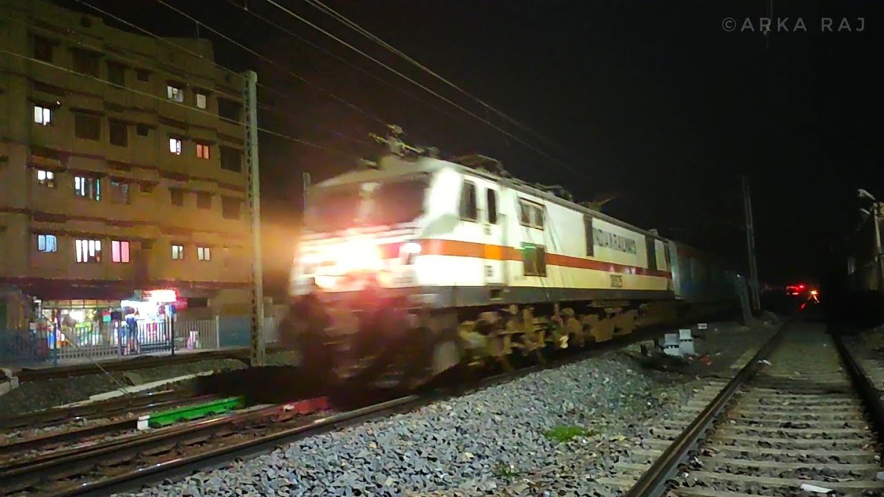 Evening Action || Whining WAP7 led Ranchi Shatabdi Express skipping Dankuni at 120 kmph...