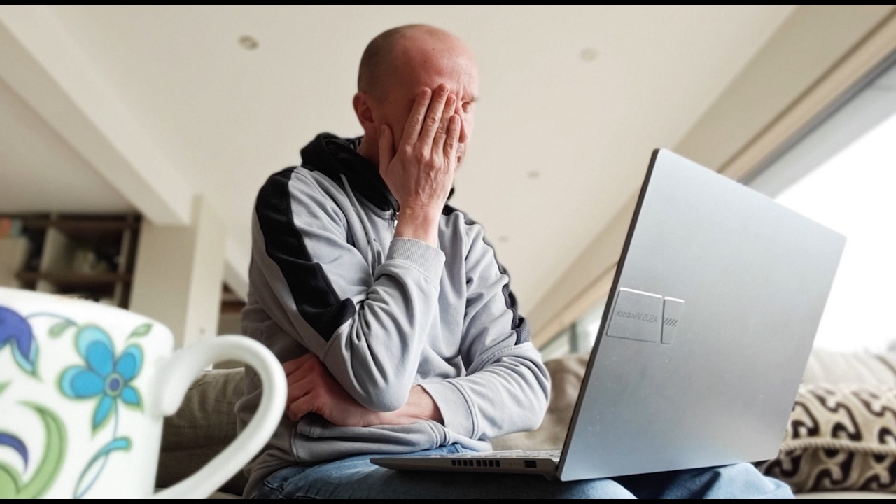 L'AI doveva farci lavorare meno, invece...