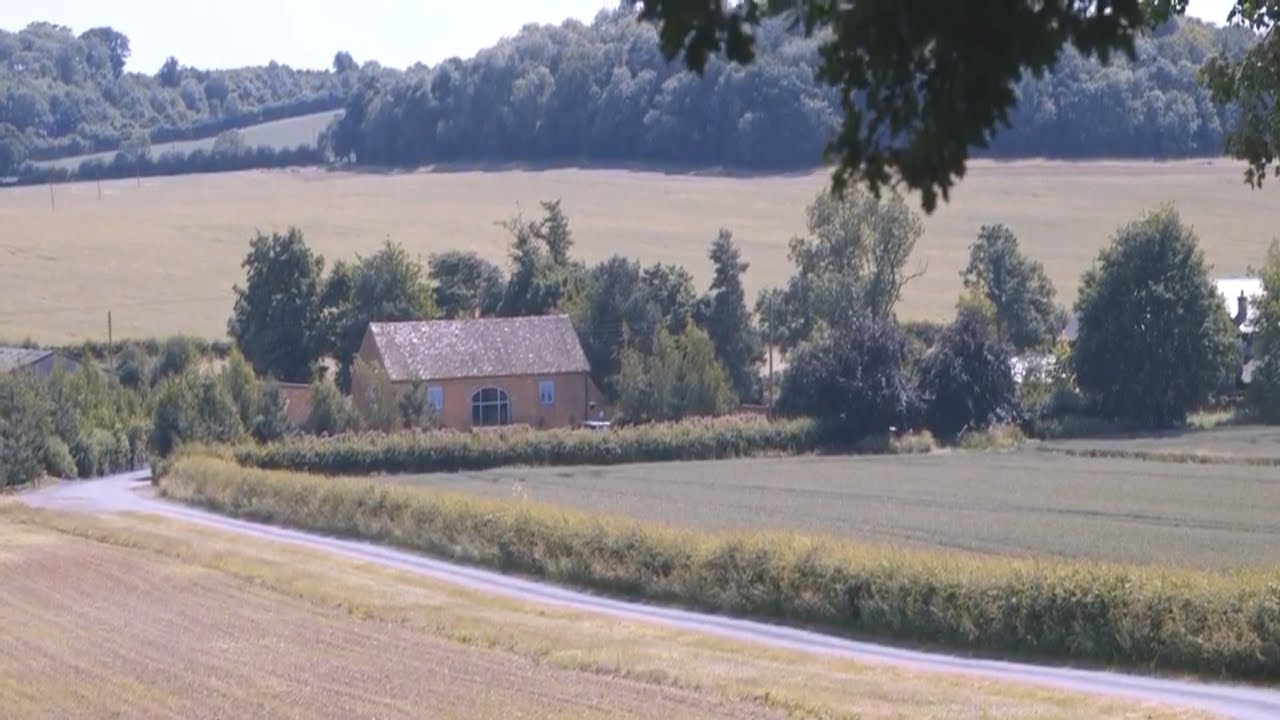 A 'Swallows Nest Barn' Wedding | Warwickshire Wedding