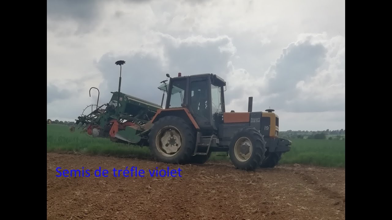 Semis de tréfle violet 2020 avec un Renault 110 54