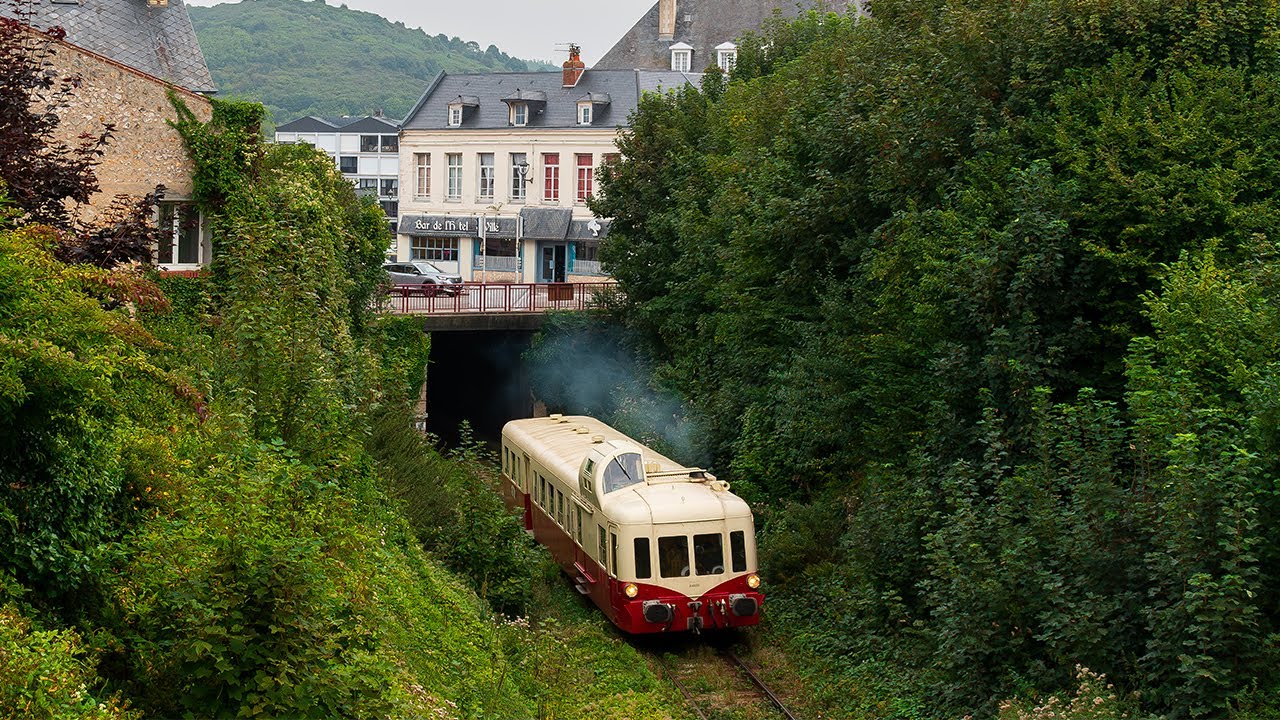 LES ANTENNES NORMANDES : UN TOUR DE NORMANDIE AVEC UN AUTORAIL DES ANNÉES 1950