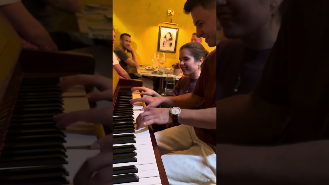 Je joue du PIANO dans un restaurant au Portugal ( il se passe une dinguerie )
