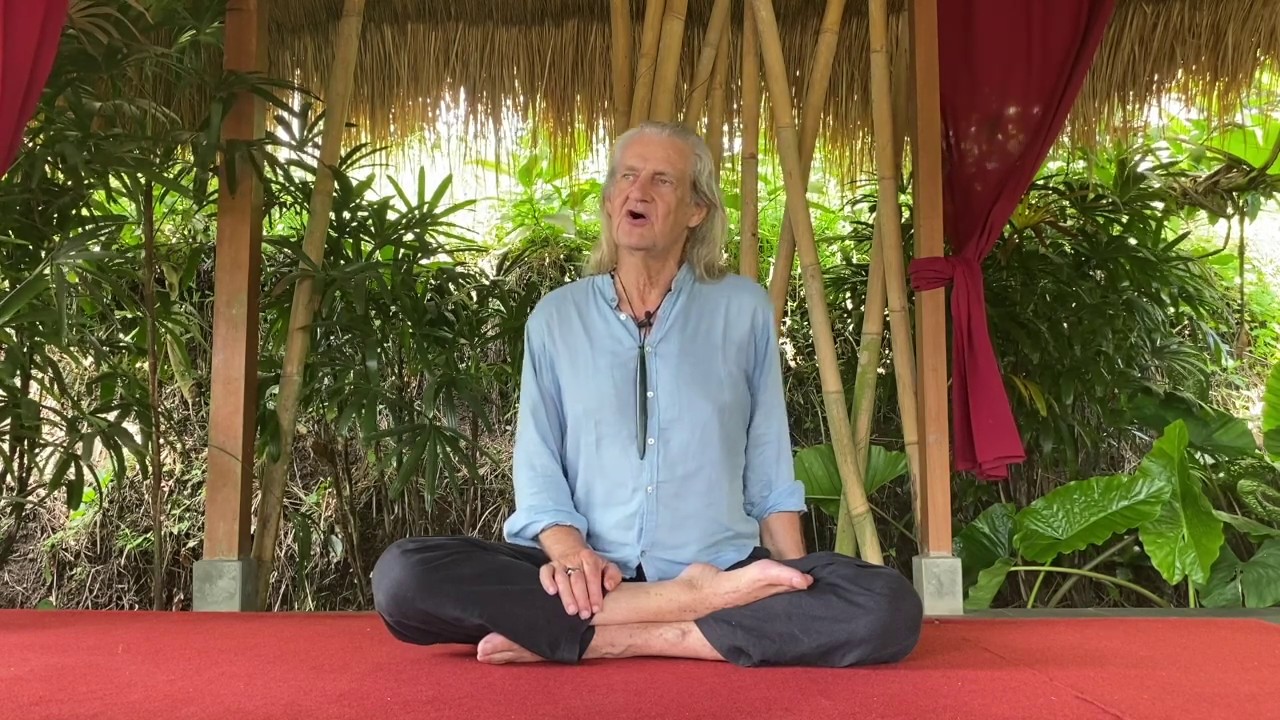 Mark Whitwell on J. Krishnamurti, UG, T. Krishnamacharya & Desikachar: Friendships That Shaped Yoga.