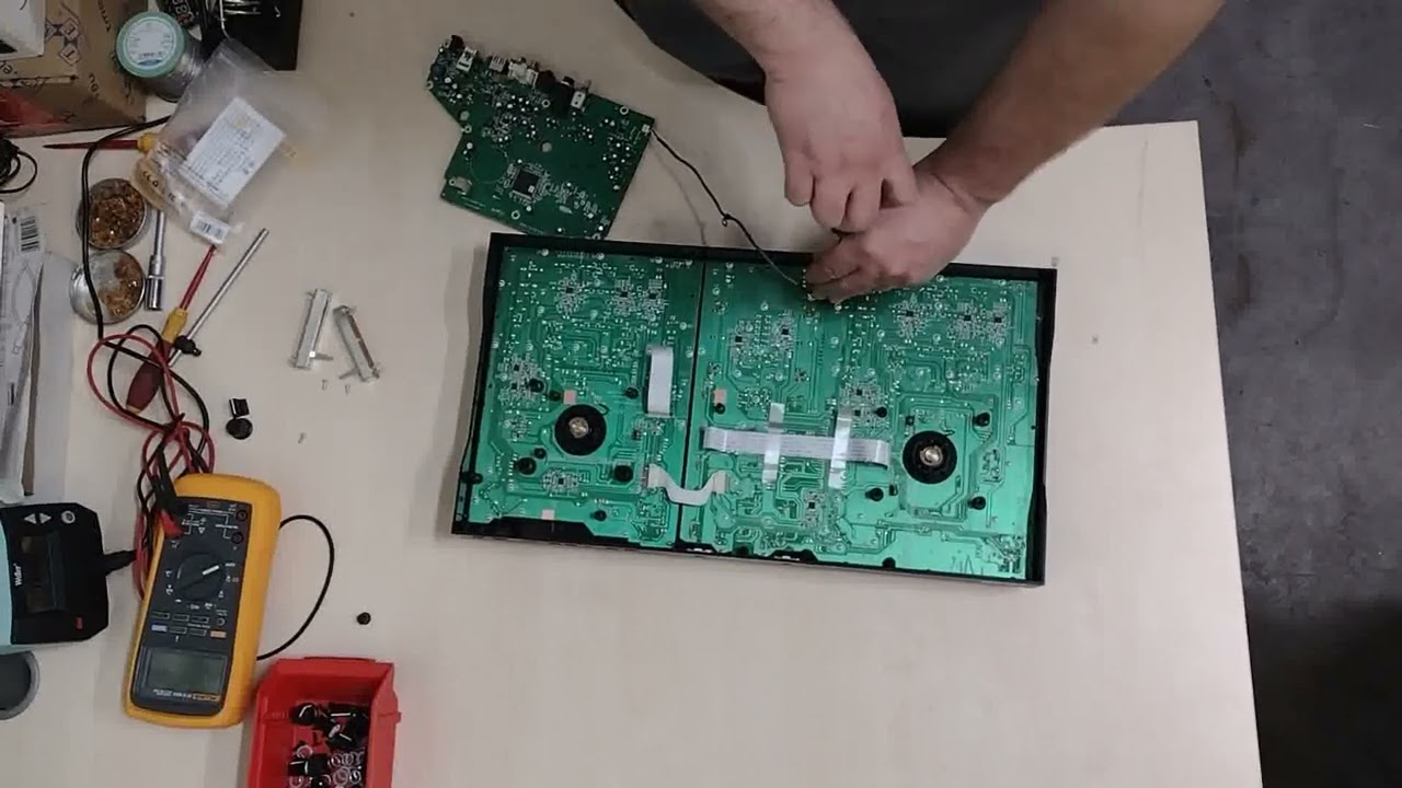 Traktor Kontrol S2 MK3 . Repair . Replacement of faders .