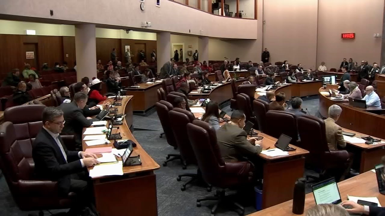 Chicago City Council holding rare Saturday meeting as budget deadline nears