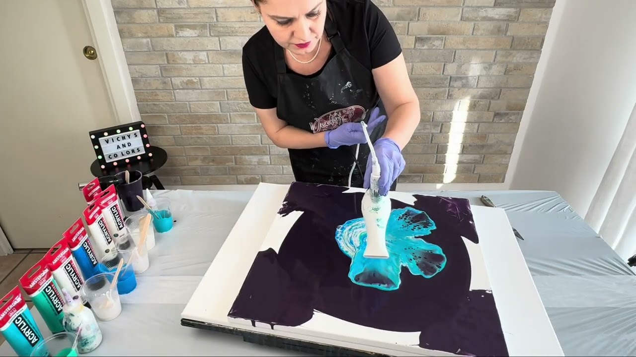 Dipinto di blu 💙#abstractart#amsterdampaint#fluidpaintings#art 
