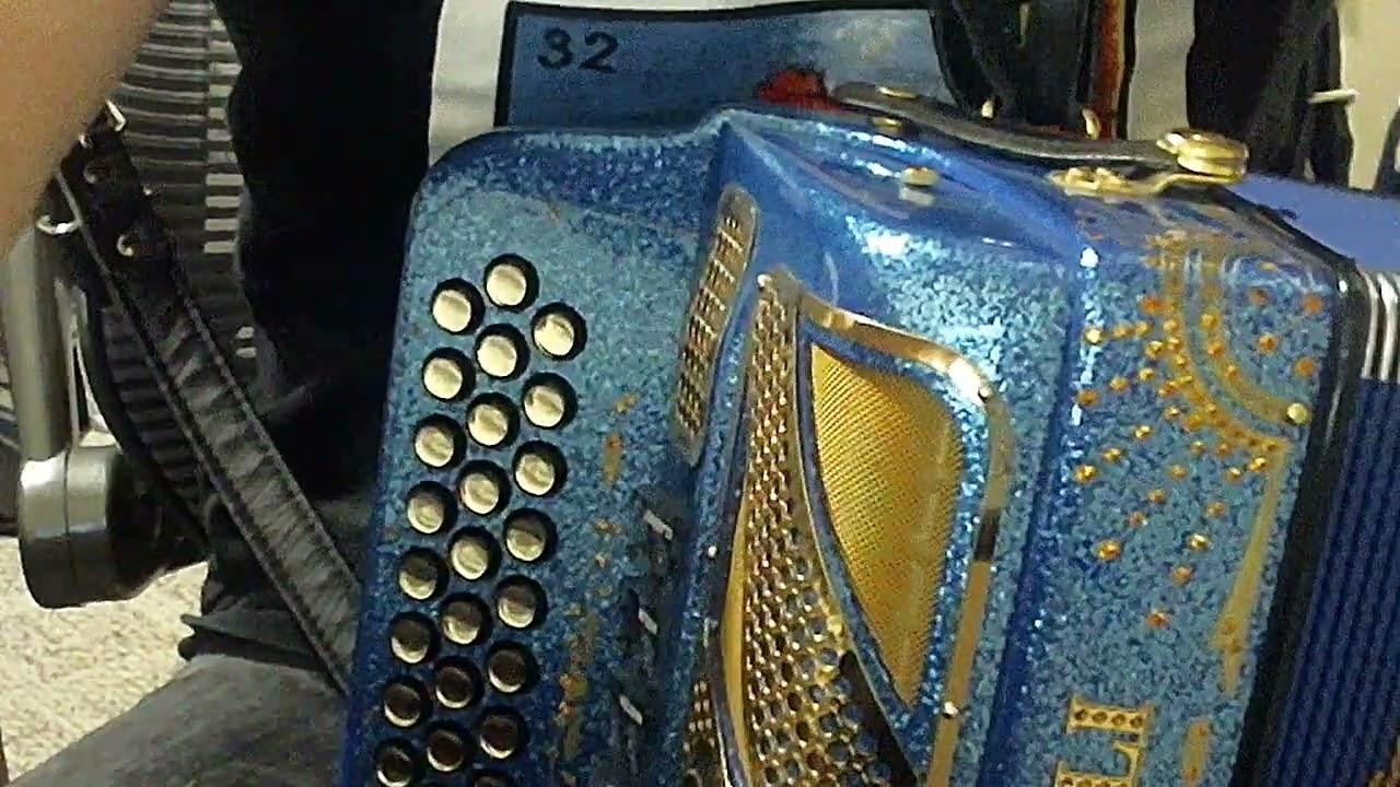 Que Falta Me Hace Mi Padre-Eliseo Robles-Acordeon Sol-Re Menor