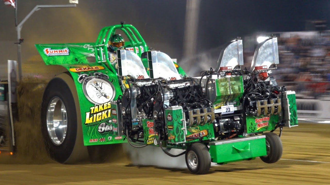 2023 Tractor Pulling: Modified Tractors. The Pullers Championship friday session.