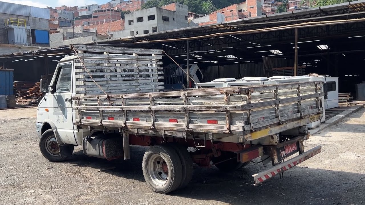 VOU REFORMAR A CARROCERIA DO CAMINHÃO IVECO DAILY 3510