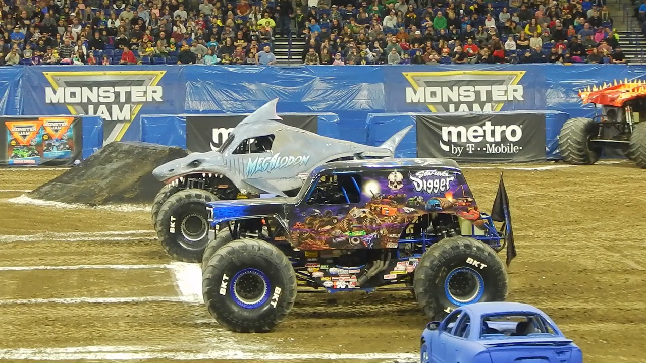 2019 Indianapolis Monster Jam - Son-uva Digger vs Megalodon