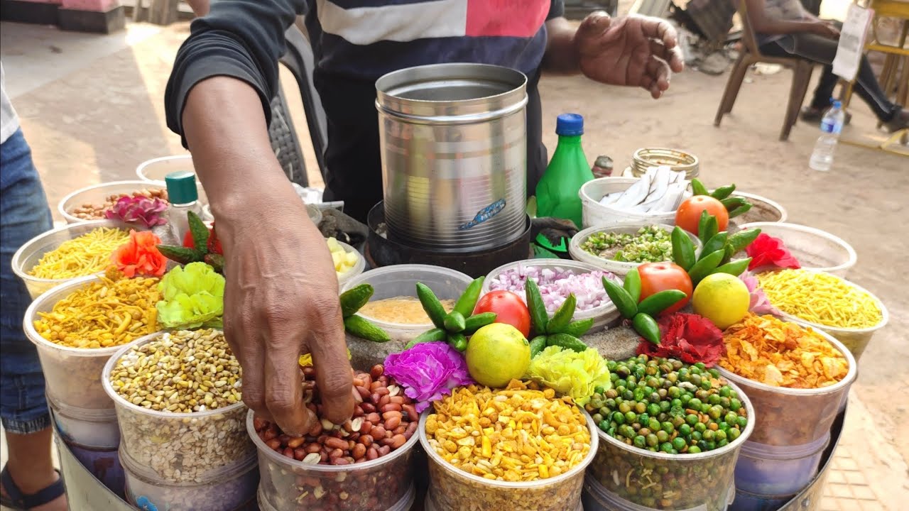 King Of the Jhal Muri at Shaktigarh | Indian Street Food