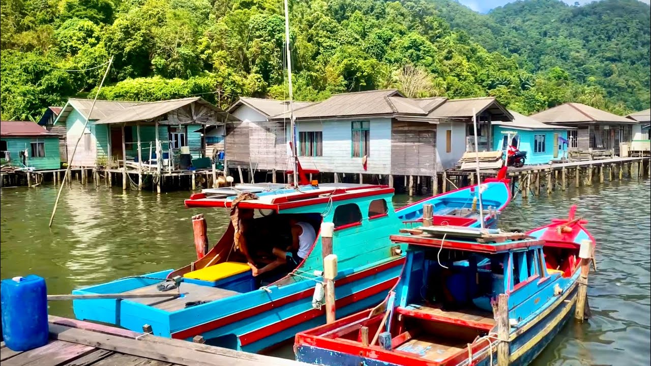 SUASANA RAMADHAN KE 8 DI KAMPUNG TUA PULAU JEMAJA - KEPULAUAN ANAMBAS