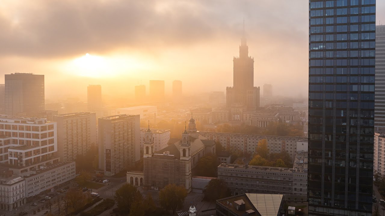 Ale to był poranek! 🌫️ Poranne mgły w centrum Warszawy | Warszawa z drona