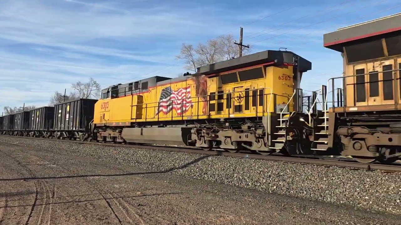 Very Fast Union Pacific rock train Honking at me 