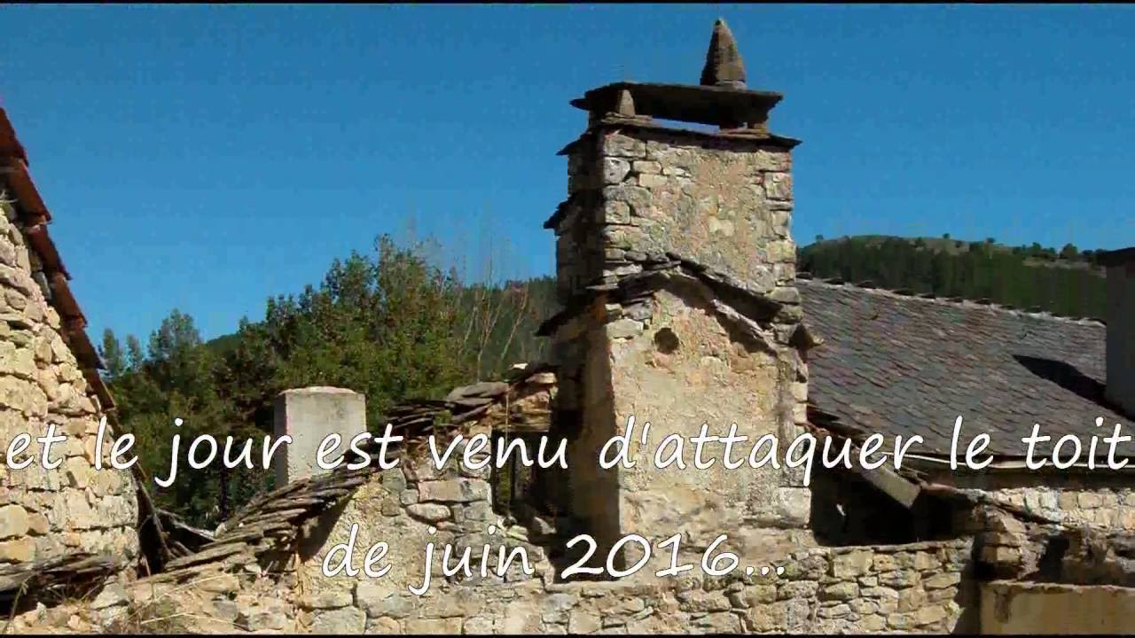 une charpente en châtaigner brossé