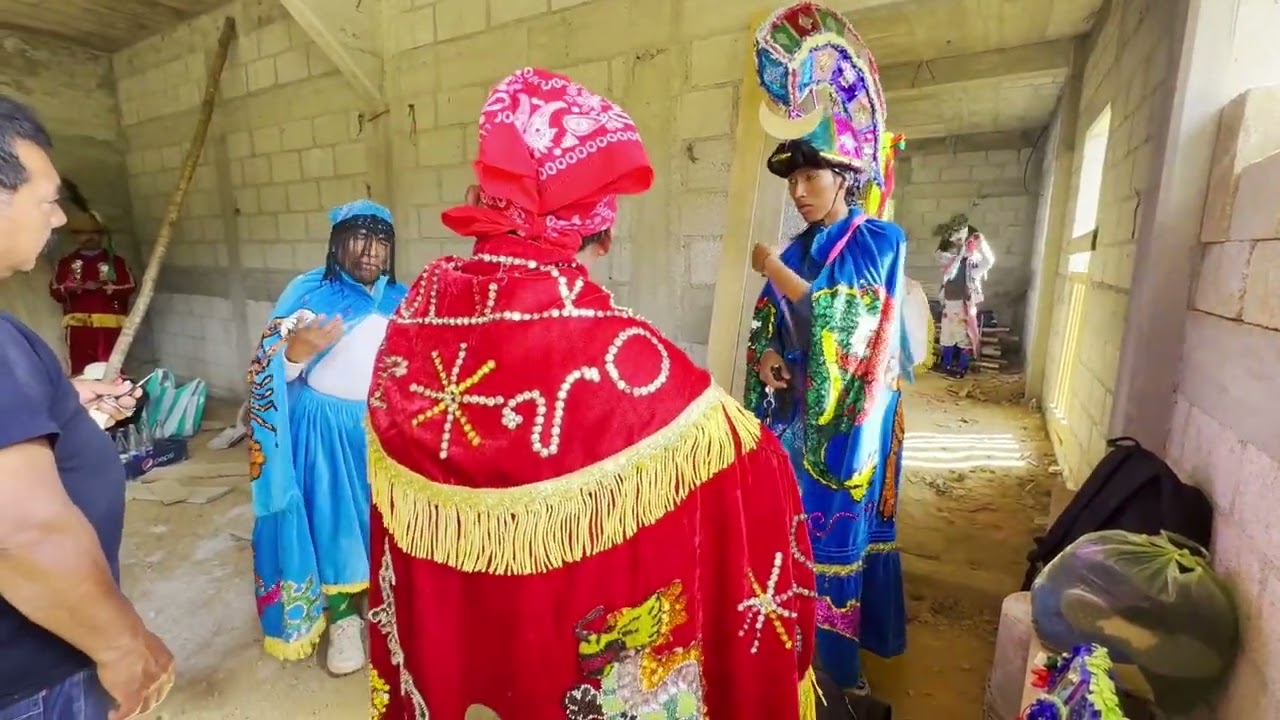 Así reciben a la Danza de los Santiagos y las Bandas en Santiago Petlacala Oax.en la Fiesta Patronal