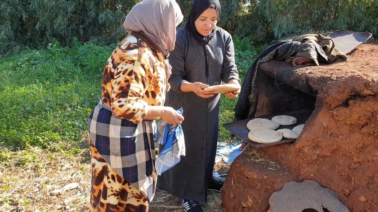 خبز الفرن التقليدي مع الأخت ليلى و لالة حادة و عروستها