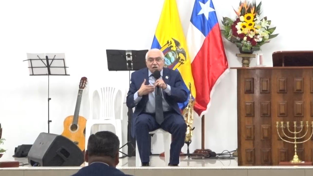 OBISPO MOISÉS ISRAEL AMPUERO EN X ANIVERSARIO, CRUZADA DE PODER QUITO ECUADOR