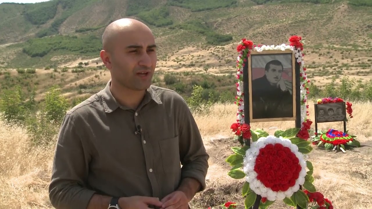 Səxavət Məmmədovun oğlu Bəxtiyar Məmmədov onun məzarını ziyarət edib