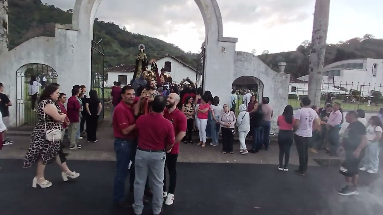PROCESIÓN PARA RESTAURAR TEMPLO COLONIAL DE OROSI
