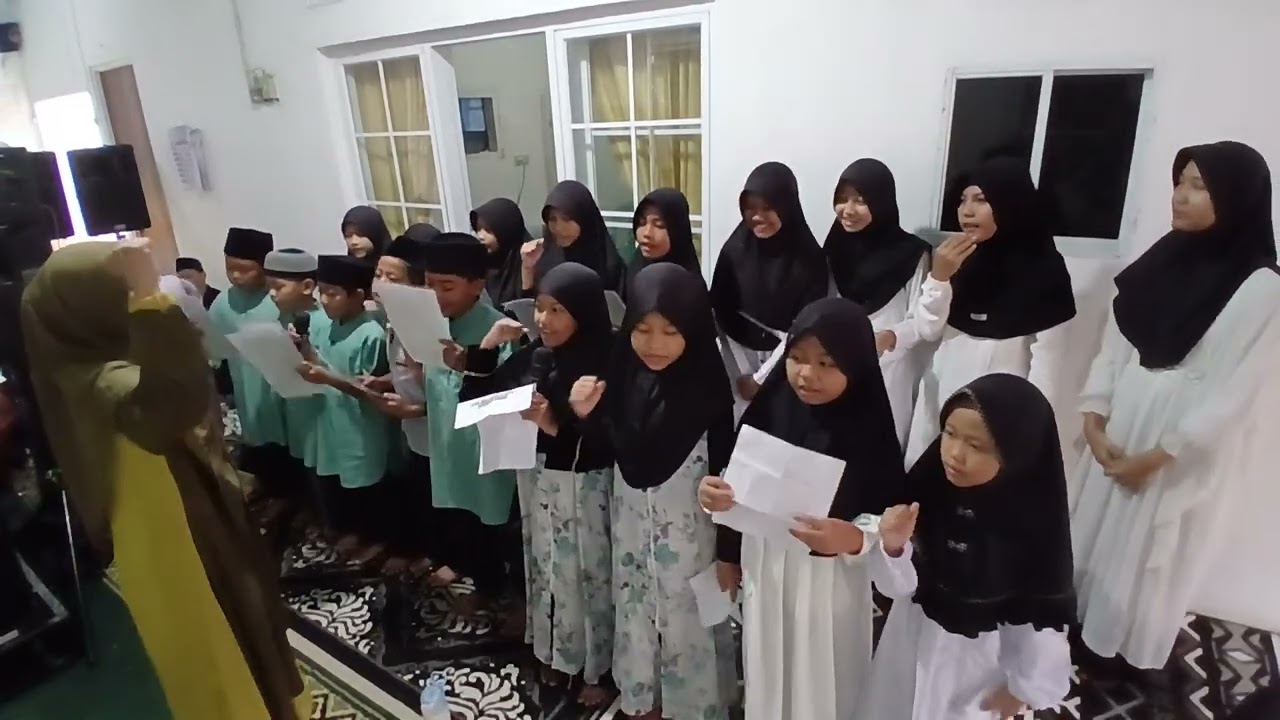 Penampilan, sambil melatih mental anak santri😊