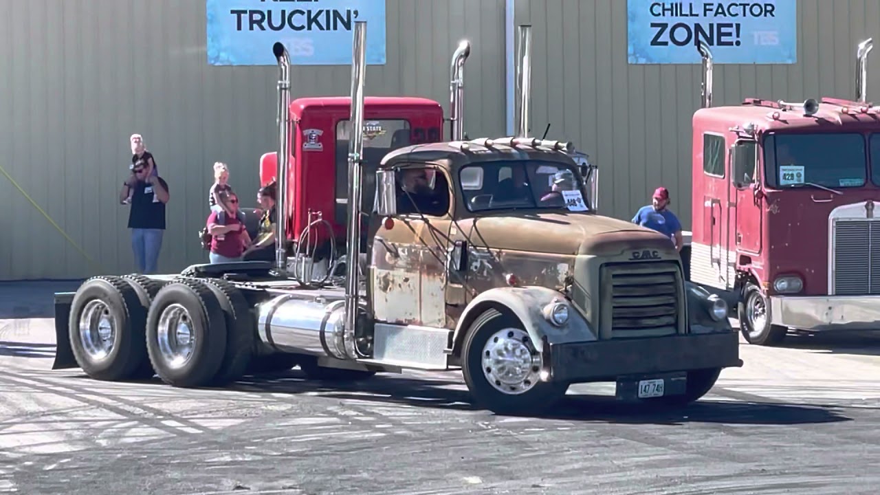 Joplin Mo burnout competition Peterbilt Kenworth ￼