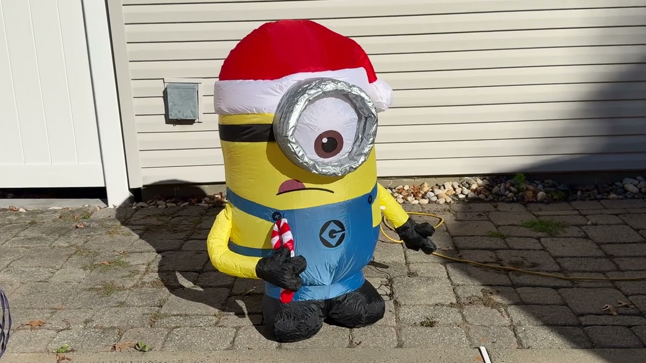 Carl Lighted Minion Airblown Inflatable Christmas unboxing 2025