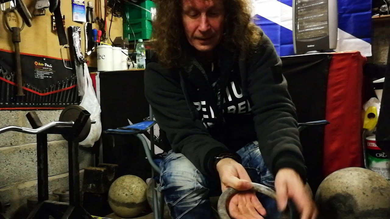 Dinnie Stone thumb grip