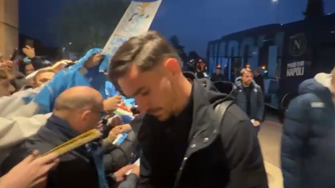 NAPOLI a VERONA, ciò che succede fuori l’HOTEL è BELLISSIMO 😍🙇🏻‍♂️