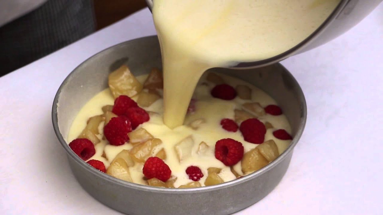 Clafoutis di Mela Rossa Cuneo IGP, lamponi e kiwiberry. INTERNO DUE - SALUZZO