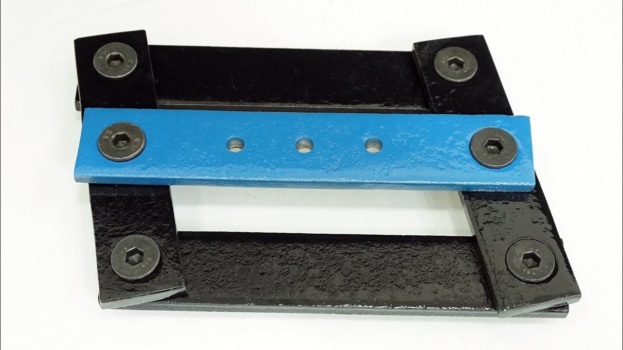 DIY Hole Guide //How To Make A Self Centering Dowel Jig