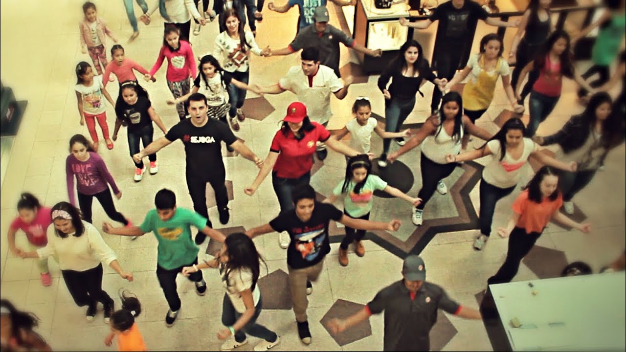 Flashmob Academia Laura Carles (Chayanne • Madre Tierra) • Mall Excelsior