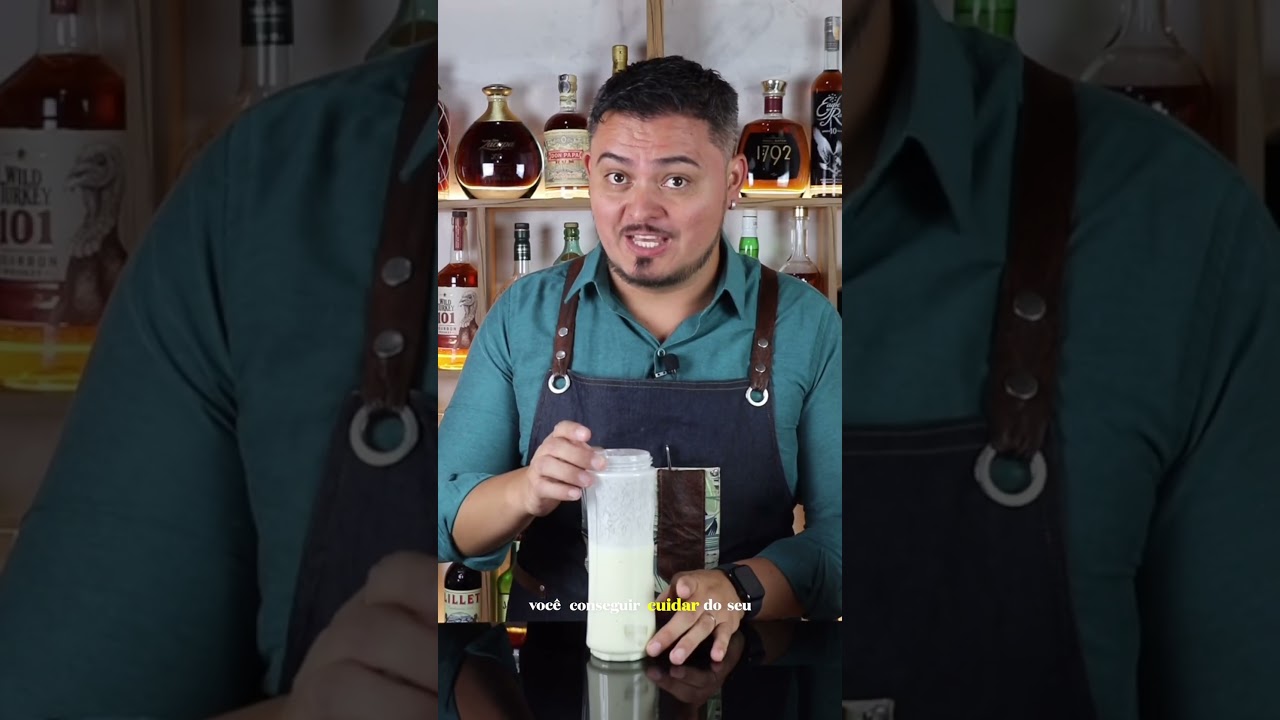 PI&Ntilde;A COLADA Um cl&aacute;ssico da Coquetelaria Tropical 🍍🍹 🏝️#pi&ntilde;acolada #coqueteis #drinks #receitas