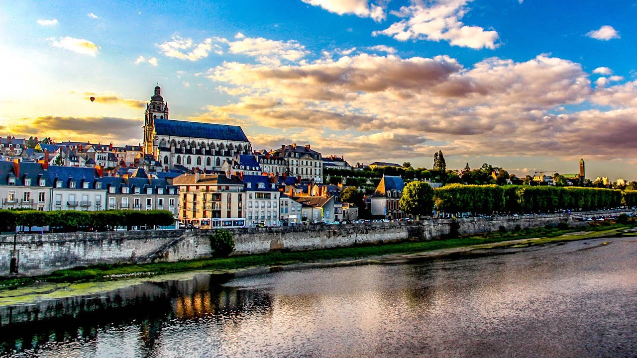 A Look At The Beautiful Town of Blois, Loire Valley, France