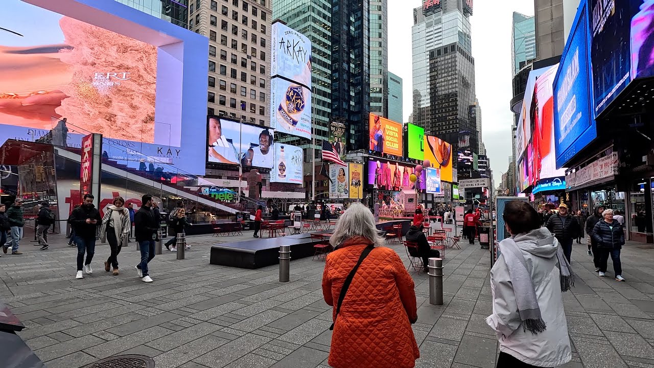Walking From Times Square To Union Square On An Overcast Day