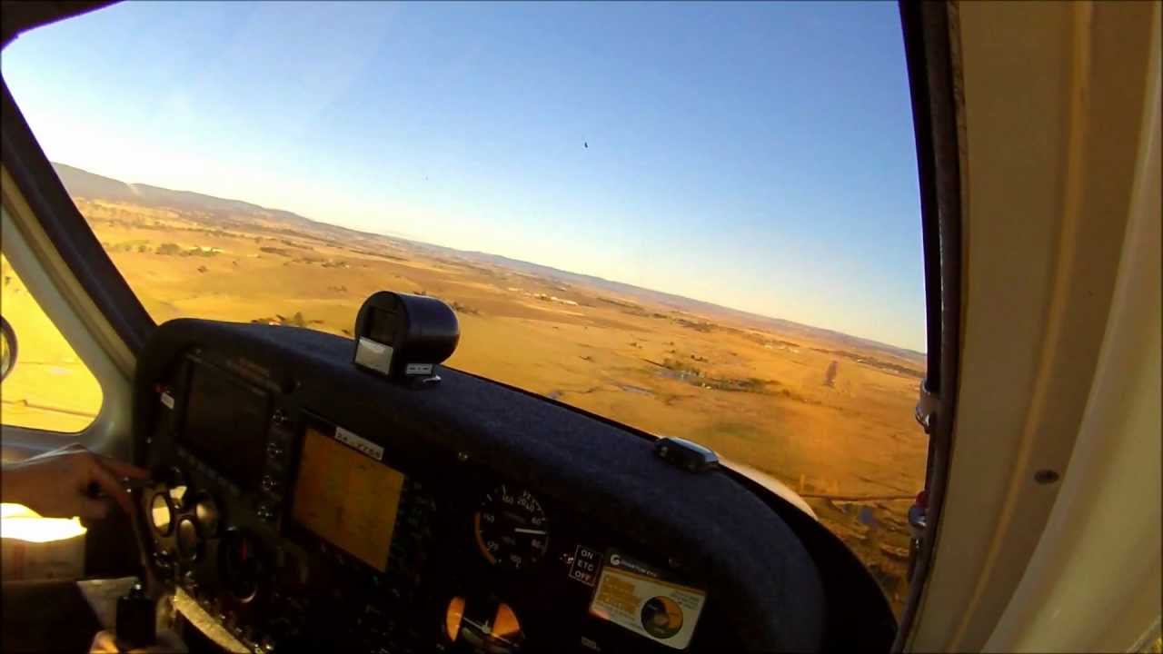 Bathurst Landing Rwy 17 - YBTH - Cockpit audio