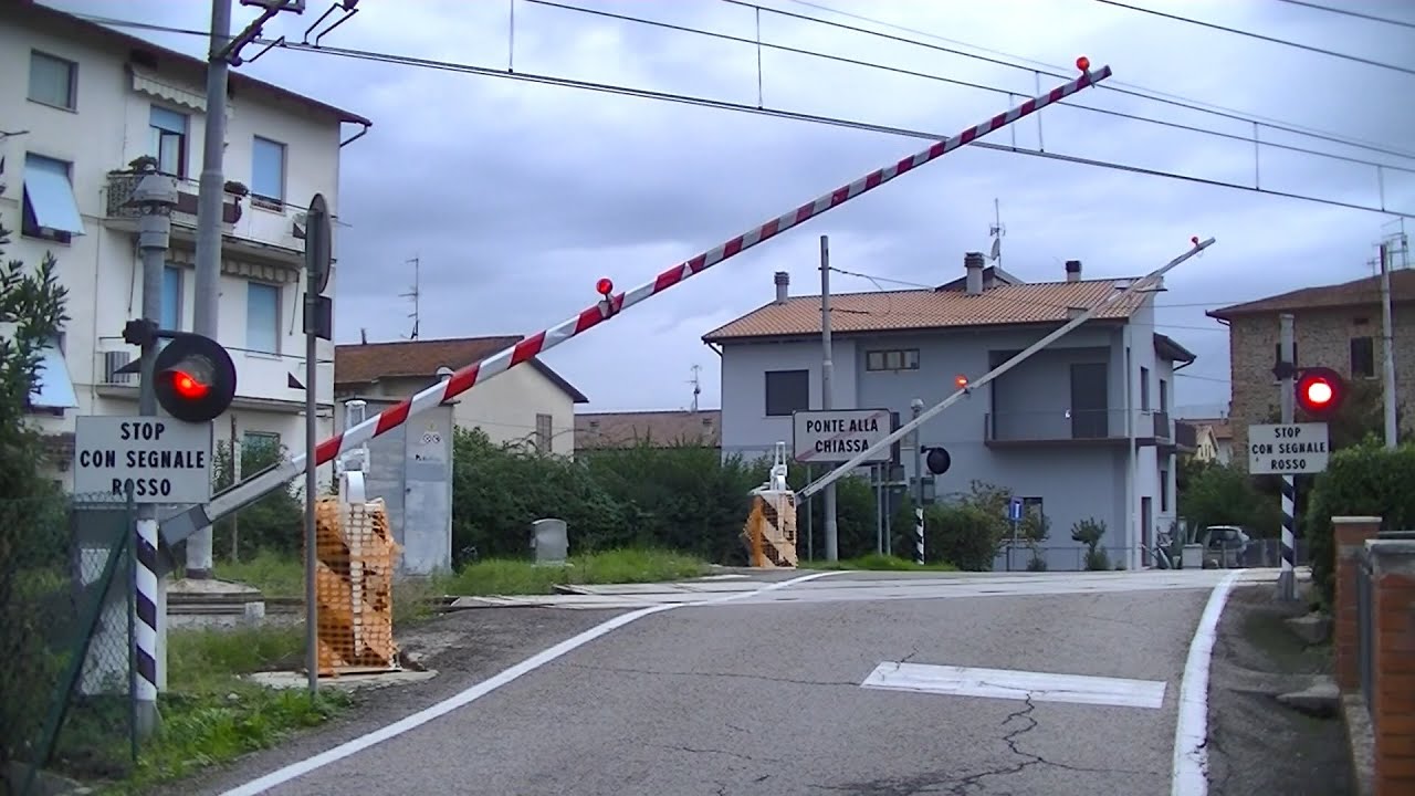 Spoorwegovergang Giovi (I) // Railroad crossing // Passaggio a livello