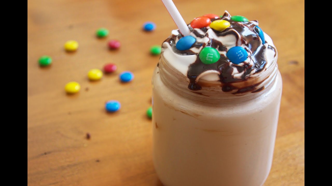 How to make a M&M Milkshake | 3 ingredients
