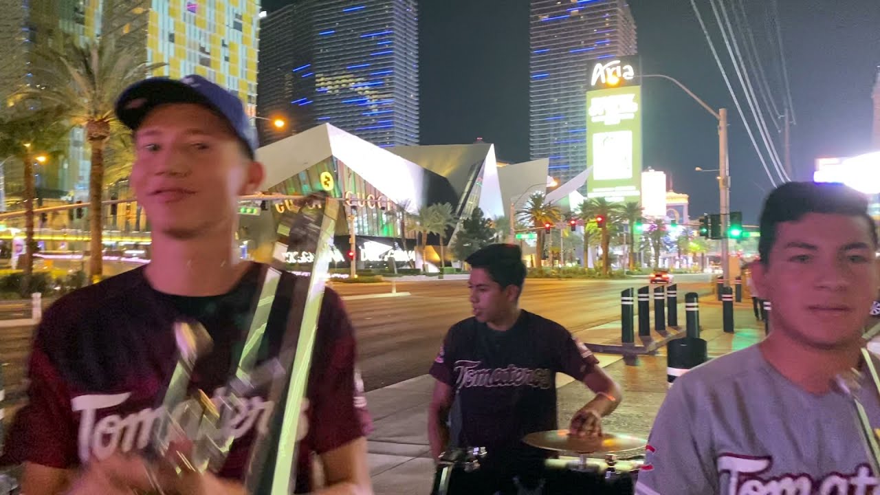 Banda Los Coyulitos - Arriba Pichataro (En Vivo Desde Las Vegas)
