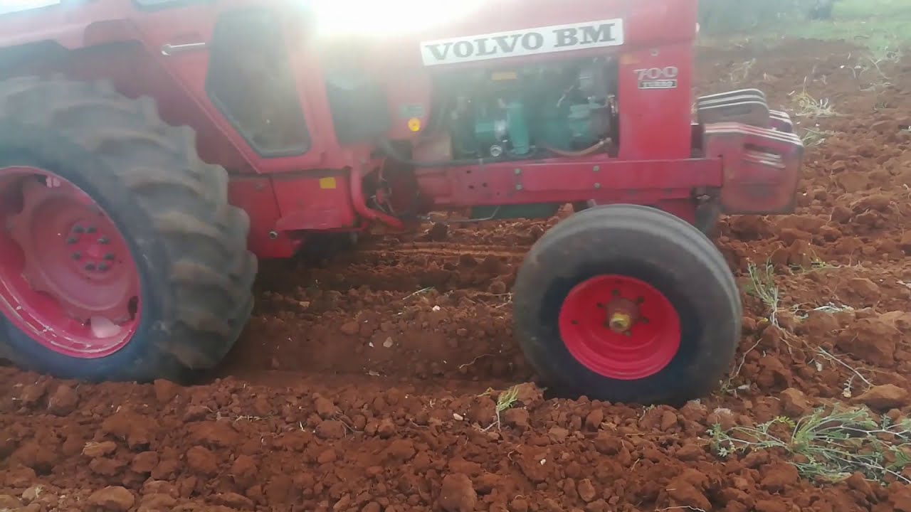 Plowing Tractor VOLVO BM T700 Turbo IN Madaba