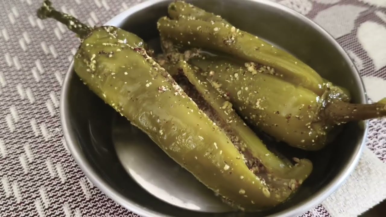 राजस्थान का फेमस पानी वाली मिर्च का अचार||Pani wali mirch ka Achar||#rajasthan #food #recipe  