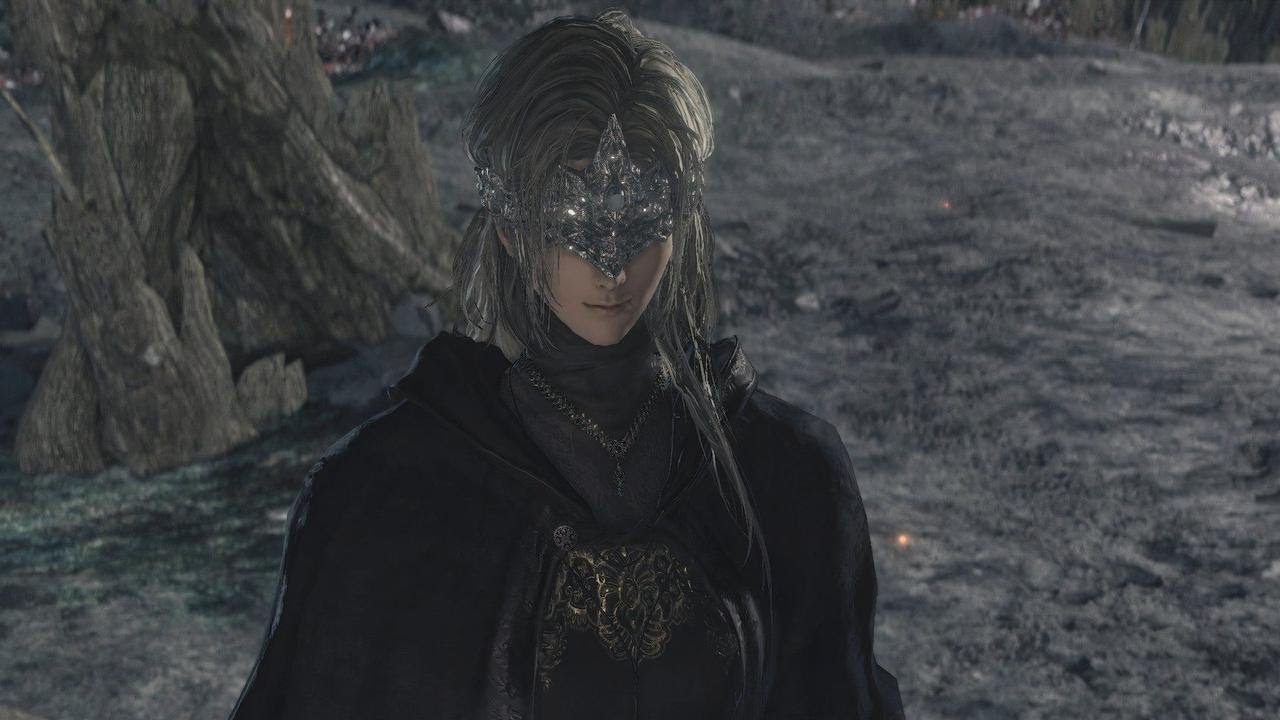 Dark Souls Fans Create Incredibly Realistic Mimic & Fire Keeper Cosplay